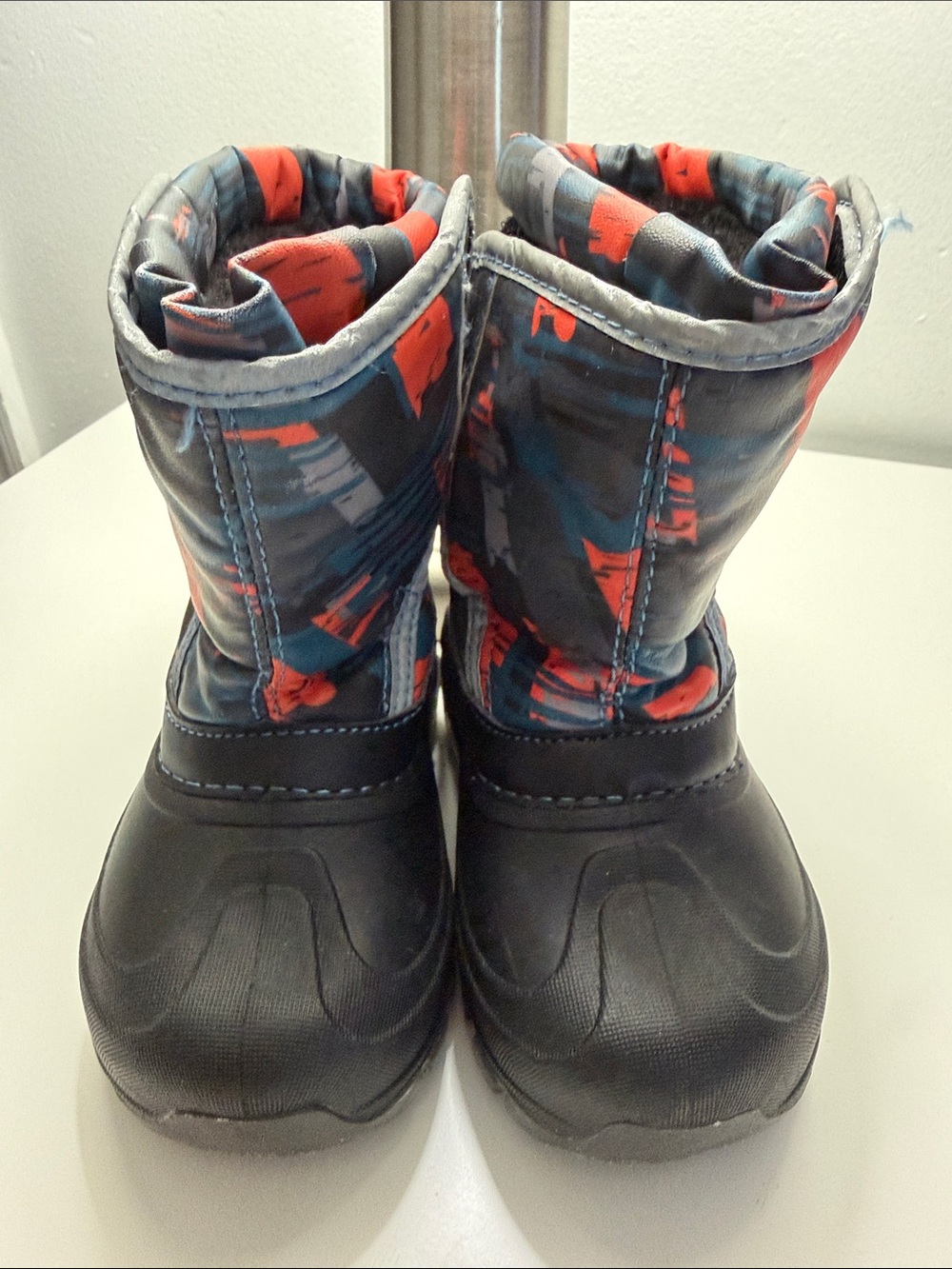 Kids Black and Blue Waterproof Snow Boots with Red Accents SZ 7/8